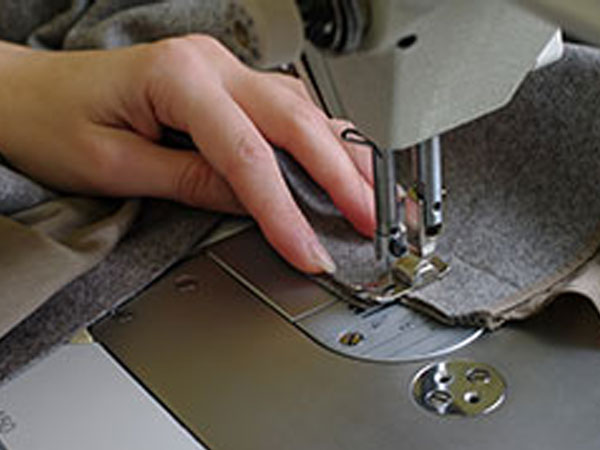雷赛驱动电机模板缝纫机的应用方案